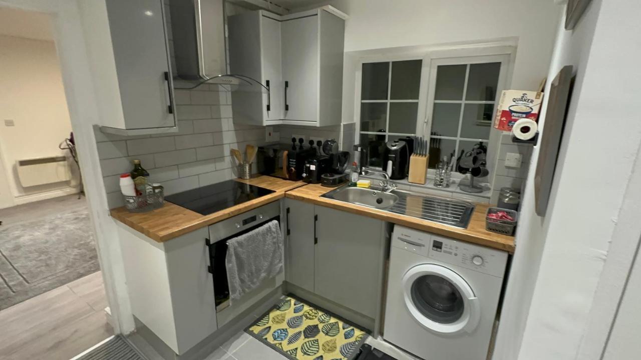 Entire One Double Bedroom Apartment Λονδίνο Εξωτερικό φωτογραφία