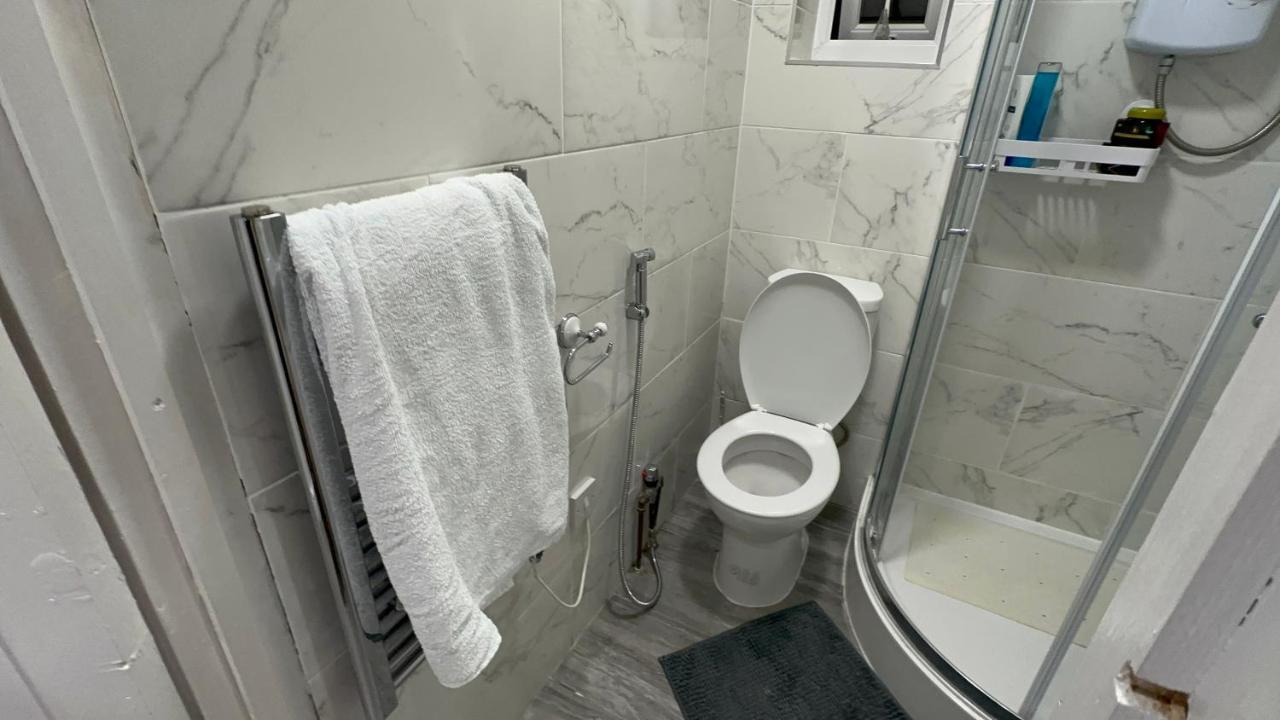 Entire One Double Bedroom Apartment Λονδίνο Εξωτερικό φωτογραφία